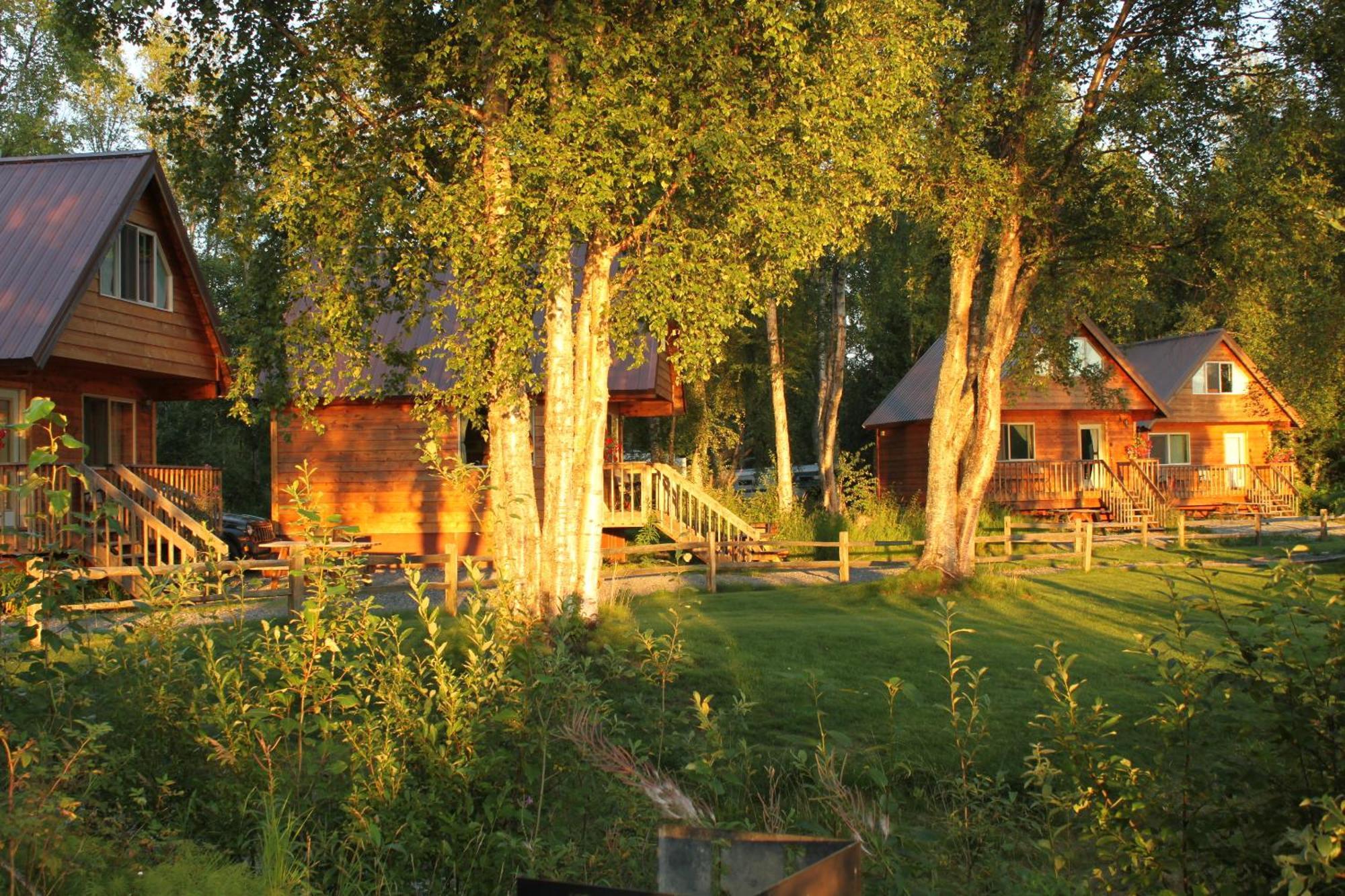טלקטנה Susitna River Lodging, Riverside Cabins מראה חיצוני תמונה